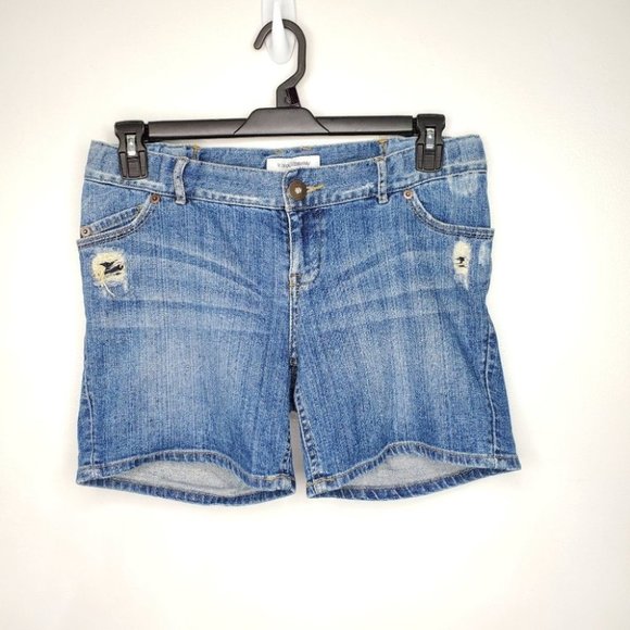 Liz Lange Maternity Medium Light Wash Distressed Jean Maternity Shorts Size XS - Picture 1 of 10